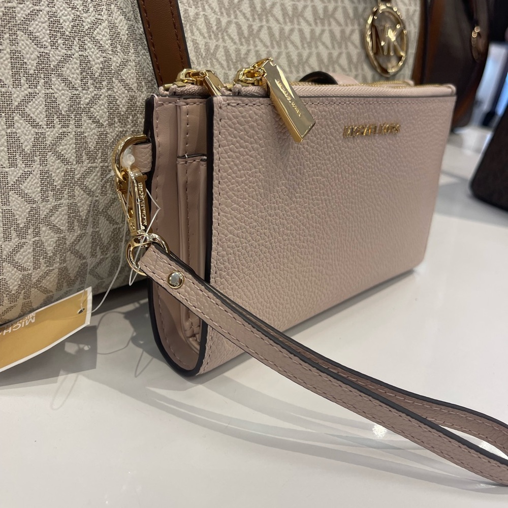 MICHAEL MICHAEL KORS Adele Leather Wallet Double Zip wristlet
Soft Pink 
NWT - Picture 4 of 16